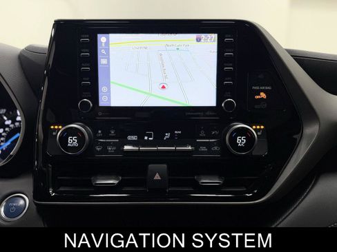 Used 2020 Toyota Highlander XLE image 30