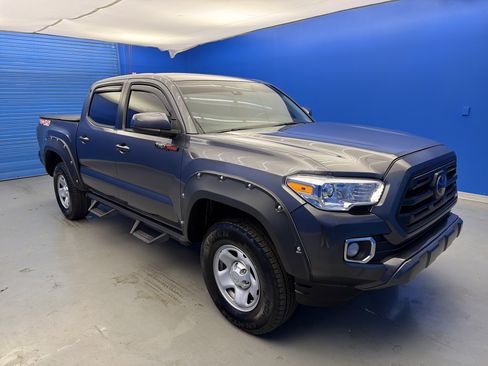 Used 2018 Toyota Tacoma SR w/ SR Convenience Package AWD/4WD image 2
