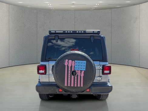 Used 2018 Jeep Wrangler Unlimited Sahara w/ Cold Weather Group AWD/4WD image 4