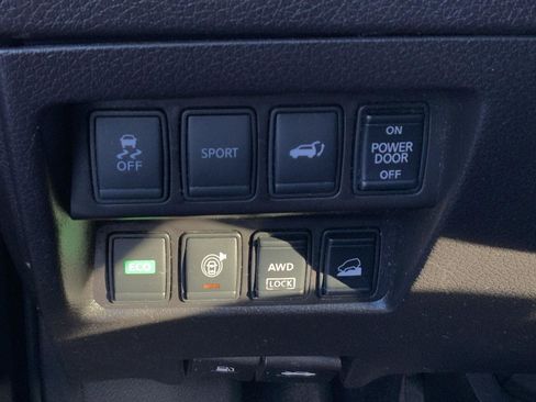 Used 2016 Nissan Rogue SL w/ SL Premium Package image 34