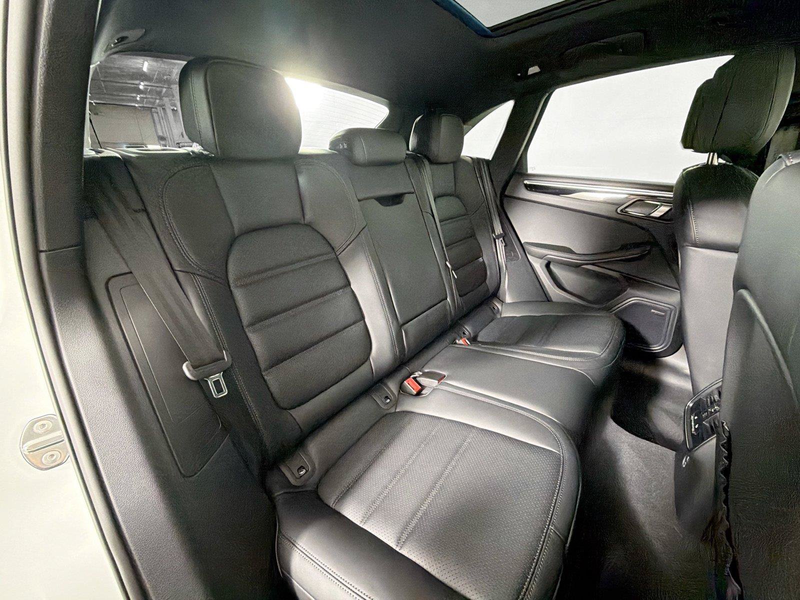 Certified 2025 Porsche Macan S AWD/4WD image 27