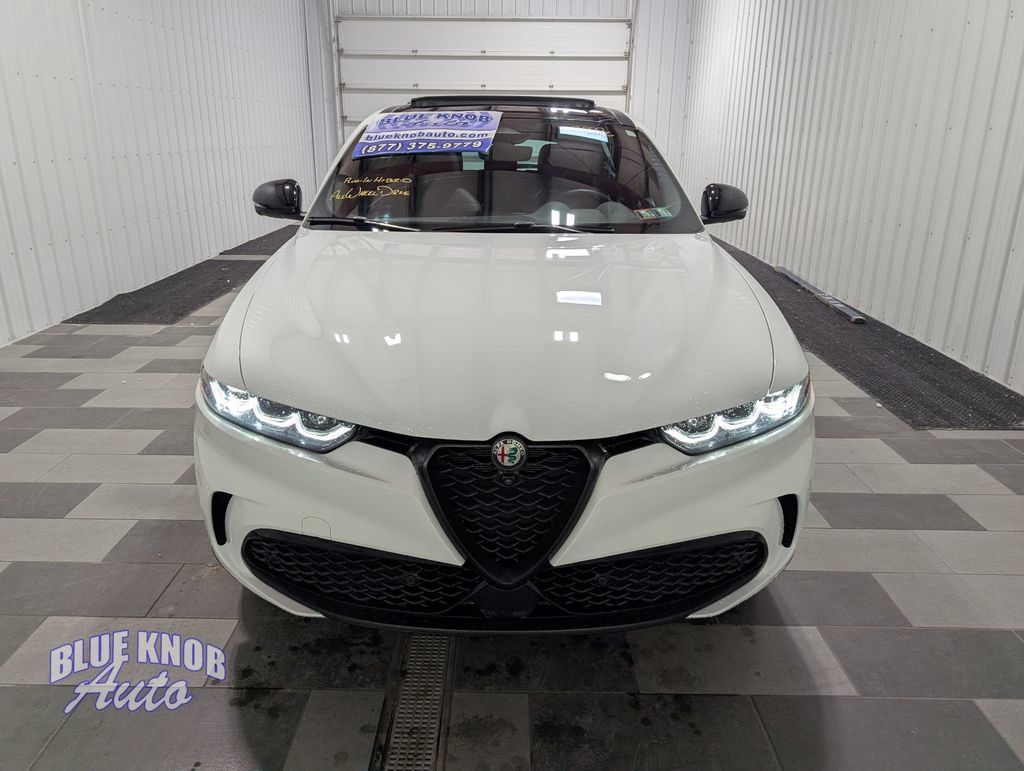 Used 2024 Alfa Romeo Tonale Veloce AWD/4WD image 6