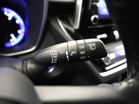 Used 2022 Toyota Corolla Cross XLE w/ Convenience Package image 27