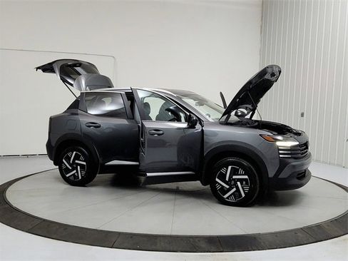 New 2026 Nissan Kicks SV w/ SV Premium Package image 9