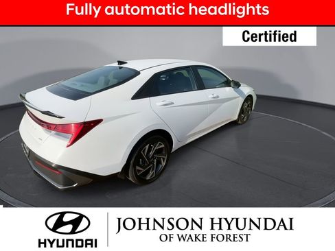 Certified 2025 Hyundai Elantra SEL image 8