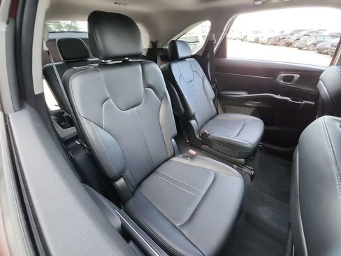 Used 2023 Kia Sorento SX image 31