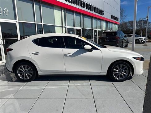 Used 2022 MAZDA MAZDA3 s image 2