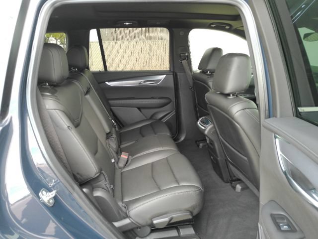 Used 2024 Cadillac XT6 Luxury w/ LPO, Floor Liner Package AWD/4WD image 24