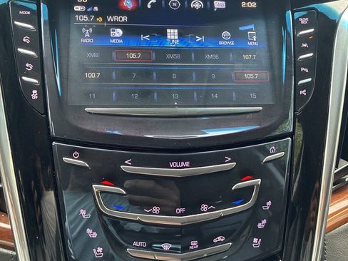 Used 2019 Cadillac Escalade ESV Premium Luxury AWD/4WD image 15