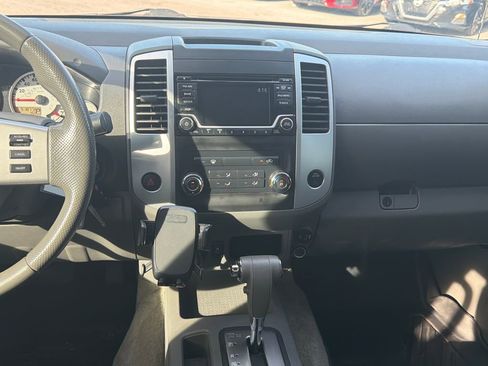 Used 2017 Nissan Frontier Desert Runner RWD image 19