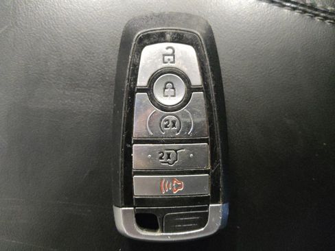 Used 2021 Ford Explorer XLT w/ Equipment Group 202A RWD image 32