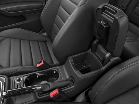 Used 2016 Volkswagen Golf S image 15