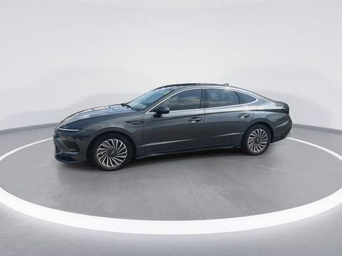 Certified 2025 Hyundai Sonata Limited FWD image 5