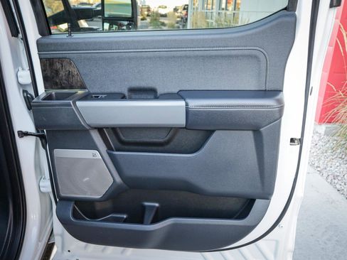 Used 2025 Ford F350 Lariat image 29