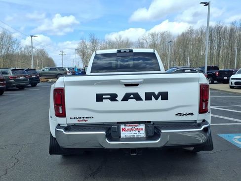 Used 2025 RAM 3500 Limited AWD/4WD image 7