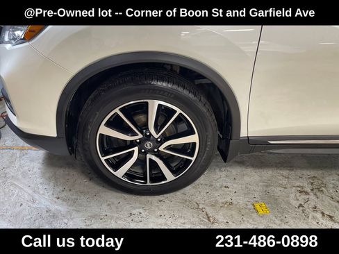 Used 2017 Nissan Rogue SL AWD/4WD image 10