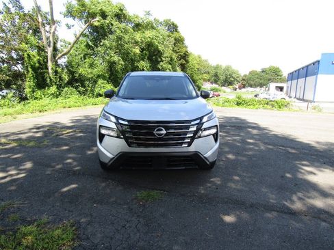 Used 2024 Nissan Rogue S AWD/4WD image 10
