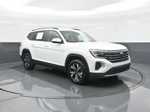 Used 2024 Volkswagen Atlas SE AWD/4WD image 1