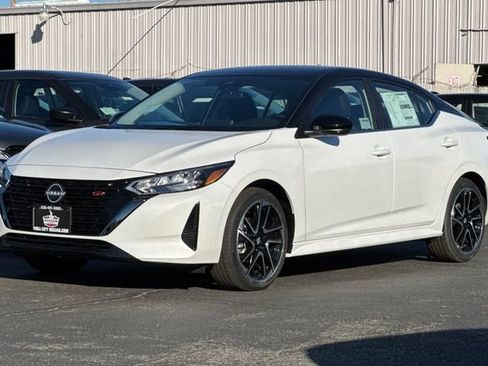 New 2025 Nissan Sentra SR image 8