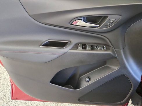 Used 2022 Chevrolet Equinox RS AWD/4WD image 32