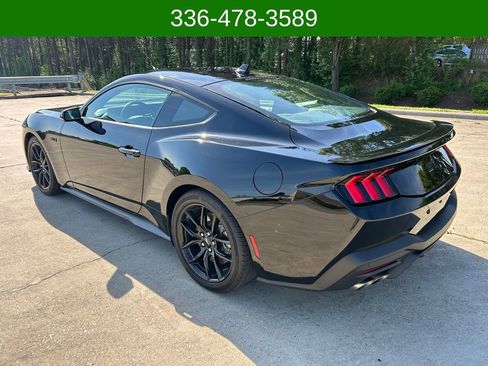 Used 2025 Ford Mustang GT Premium image 3