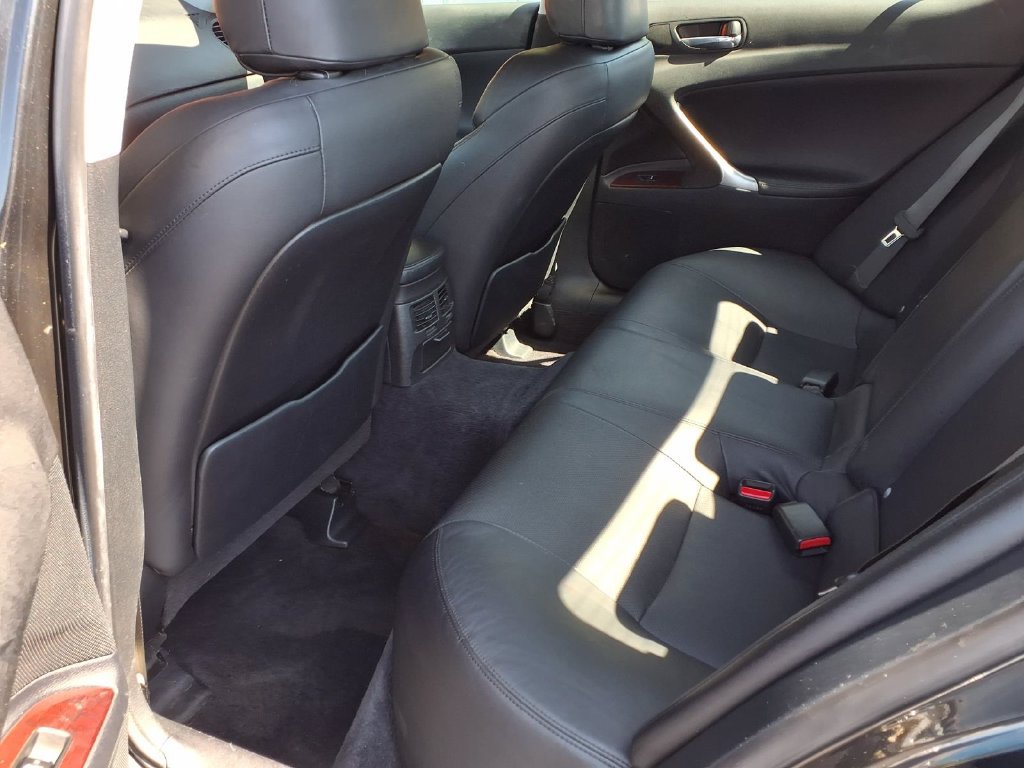 Used 2007 Lexus IS 250 w/ Premium Pkg RWD image 20