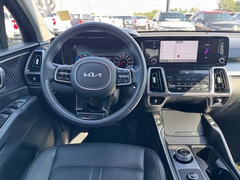 Used 2023 Kia Sorento EX image 14