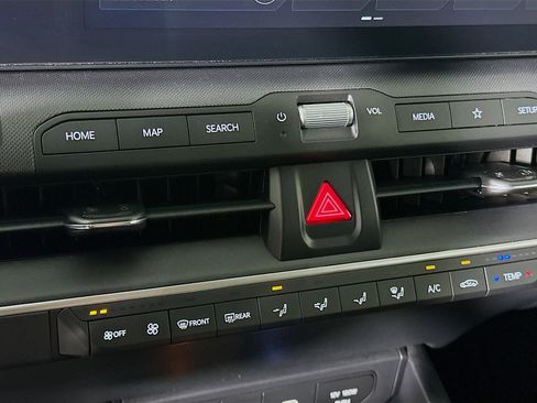 Used 2025 Kia K4 LXS image 23