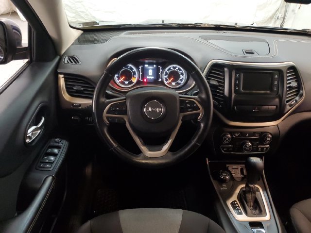 Used 2014 Jeep Cherokee Latitude w/ Comfort/Convenience Group AWD/4WD image 15