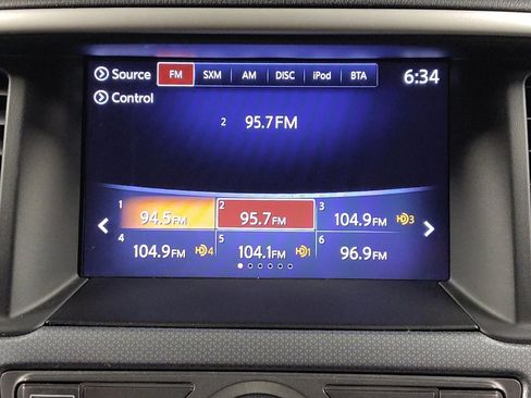 Used 2019 Nissan Pathfinder SL image 25