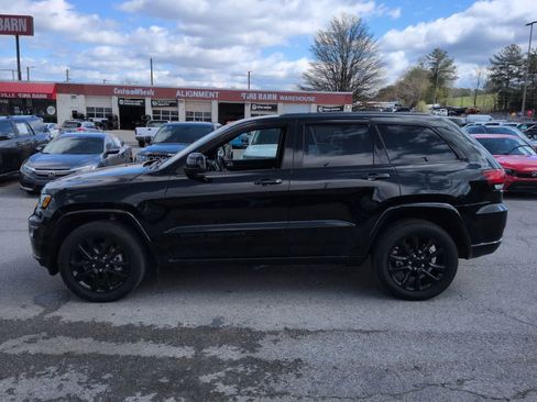 Used 2021 Jeep Grand Cherokee Laredo X image 5