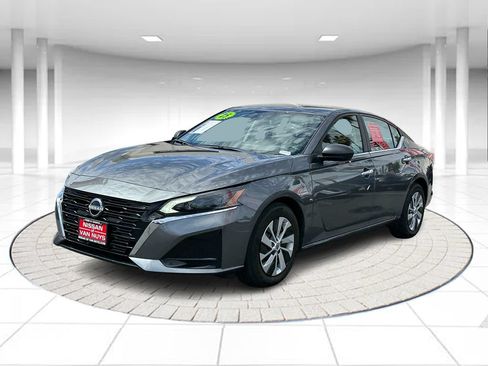 Used 2025 Nissan Altima 2.5 S FWD image 1