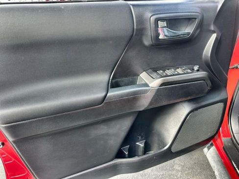 Used 2021 Toyota Tacoma TRD Off-Road image 23