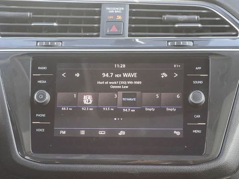 Used 2019 Volkswagen Tiguan SE w/ Panoramic Sunroof Package FWD image 14