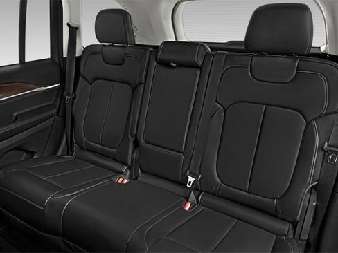 Used 2023 Jeep Grand Cherokee Limited image 11