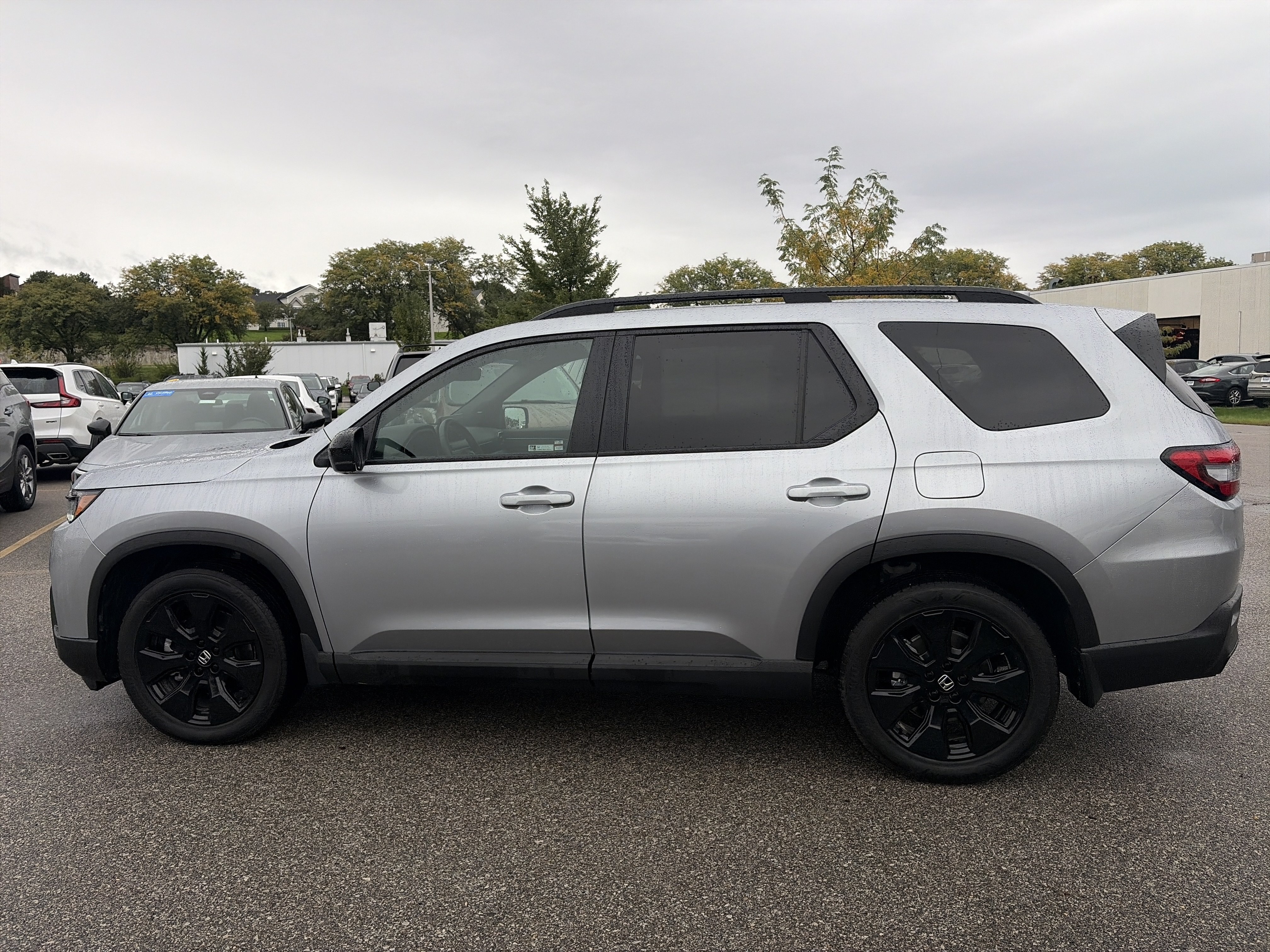 Certified 2026 Honda Pilot Black Edition image 8
