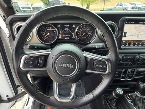 Used 2018 Jeep Wrangler Unlimited Sahara AWD/4WD image 25