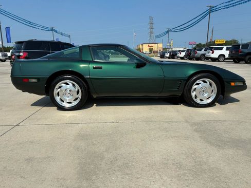 Used 1995 Chevrolet Corvette Coupe RWD image 5