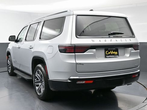 Used 2024 Jeep Wagoneer Series II w/ Flexible Seating Group image 11