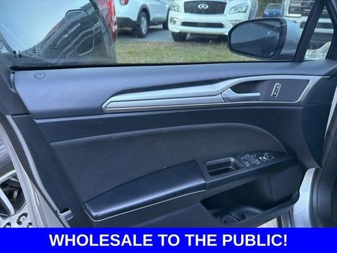 Used 2020 Ford Fusion SE image 21
