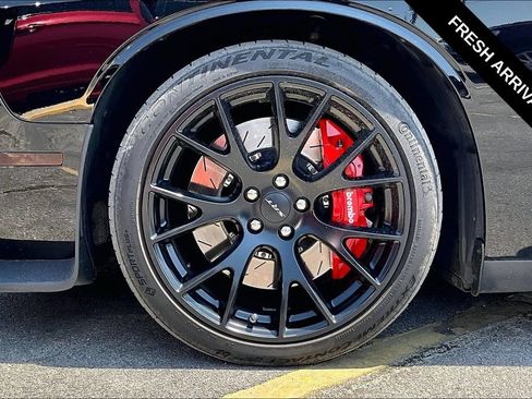 Used 2016 Dodge Challenger SRT Hellcat RWD image 32