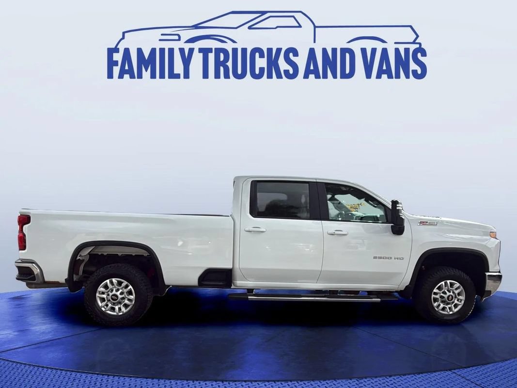 Used 2024 Chevrolet Silverado 2500 LT w/ Convenience Package AWD/4WD image 6