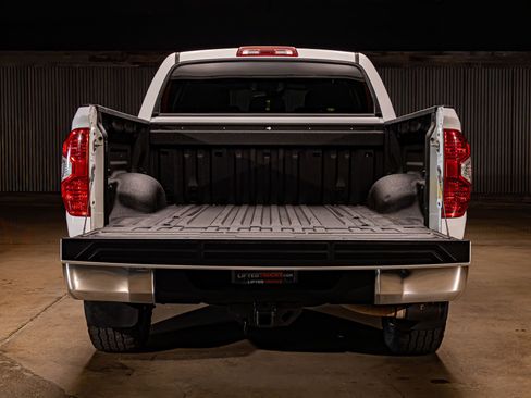 Used 2019 Toyota Tundra SR5 w/ SR5 Upgrade Package image 8