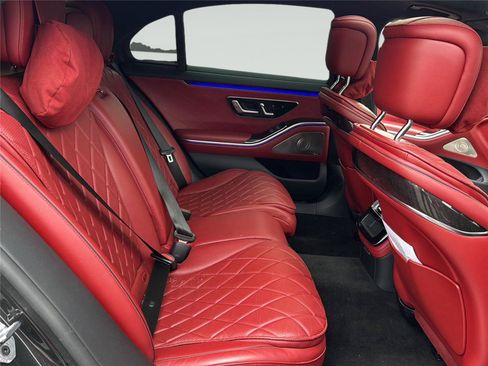 Used 2021 Mercedes-Benz S 580 4MATIC Sedan w/ AMG Line image 30