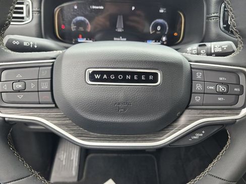 Used 2023 Jeep Wagoneer L Series II AWD/4WD image 24