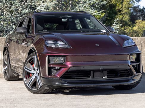 Certified 2024 Porsche Macan Turbo Electric AWD/4WD image 6