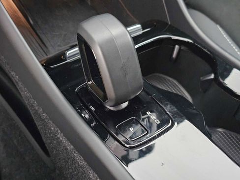 Used 2023 Volvo C40 P8 Recharge Ultimate image 31