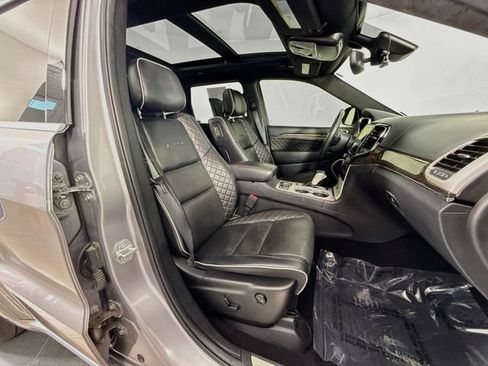 Used 2019 Jeep Grand Cherokee Summit AWD/4WD image 31