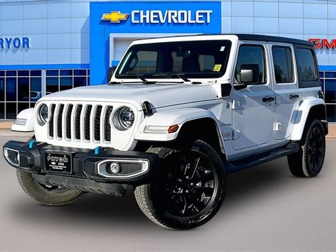 Used 2023 Jeep Wrangler Unlimited Sahara w/ Cold Weather Group image 3