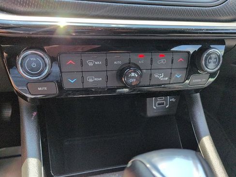 Used 2025 Jeep Compass Trailhawk AWD/4WD image 20